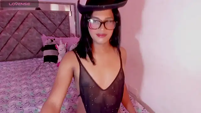 isabellaho1318 online show from June 21, 6:27 am