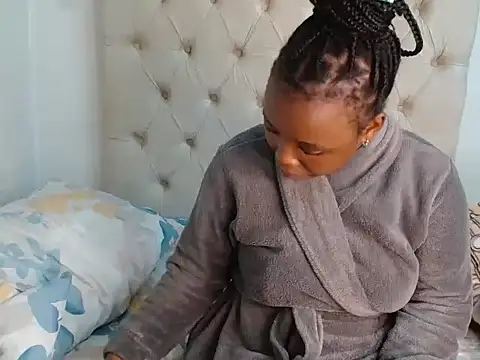 Lihle 00 online show from June 11, 6:33 am