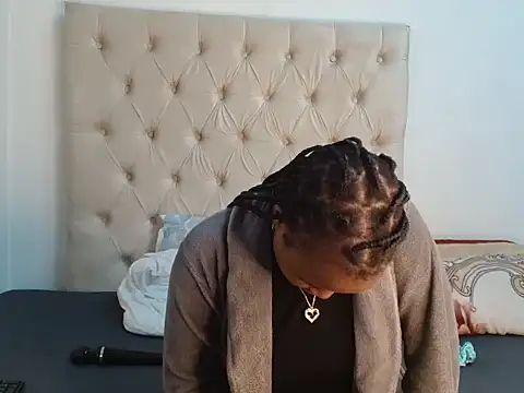 Lihle 00 online show from June 20, 6:54 pm
