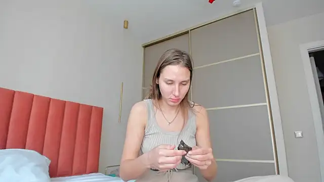 Snapshot of SofiClimbing chatting on January 2, 6:18 am SofiClimbing online show from January 2, 6:18 am