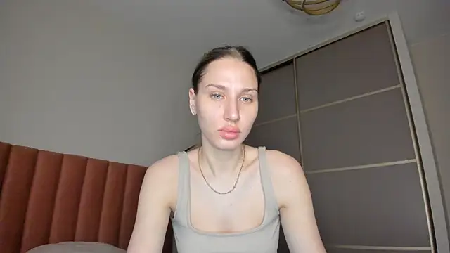 Snapshot of SofiClimbing chatting on March 5, 12:27 am SofiClimbing online show from March 5, 12:27 am