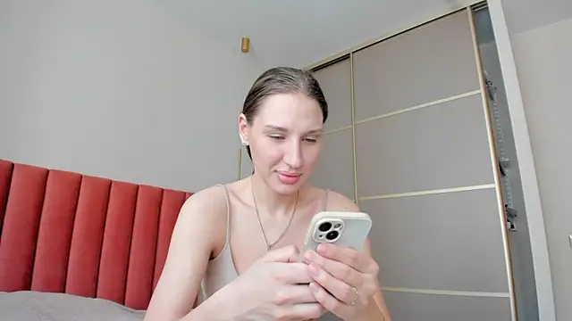 Snapshot of SofiClimbing chatting on March 11, 3:26 am SofiClimbing online show from March 11, 3:26 am