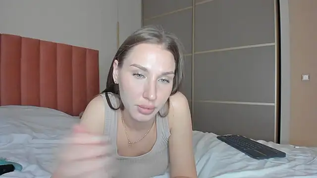 Snapshot of SofiClimbing chatting on March 22, 3:31 pm SofiClimbing online show from March 22, 3:31 pm