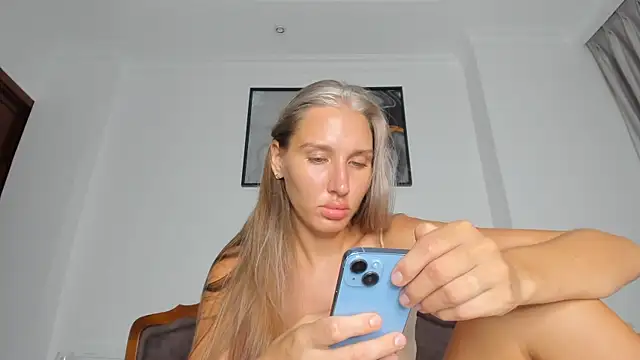 Snapshot of SofiClimbing chatting on September 26, 2:10 pm SofiClimbing online show from September 26, 2:10 pm