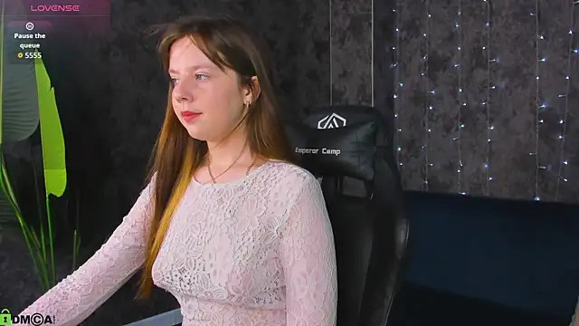 Snapshot of Violeta_Paul chatting on June 28, 9:15 am Violeta Paul online show from June 28, 9:15 am