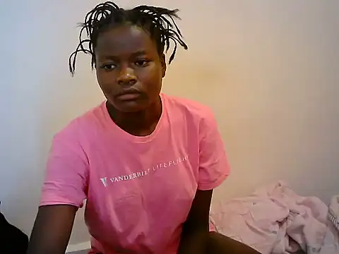 Snapshot of BerryJulie chatting on June 17, 5:54 am BerryJulie online show from June 17, 5:54 am