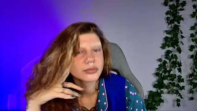 VivienDarkbloom online show from June 2, 9:22 am