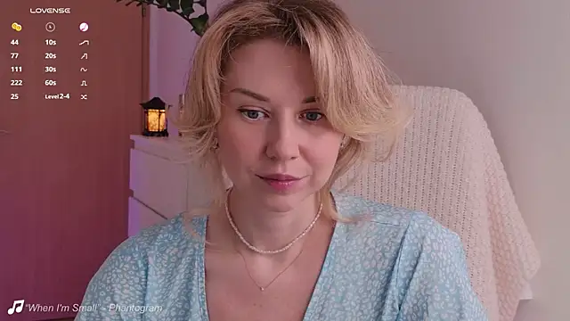 Snapshot of ellathemuse chatting on June 22, 1:30 pm ellathemuse online show from June 22, 1:30 pm