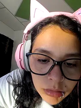 Snapshot of Miss_kittyX chatting on June 17, 12:02 am Miss kittyX online show from June 17, 12:02 am