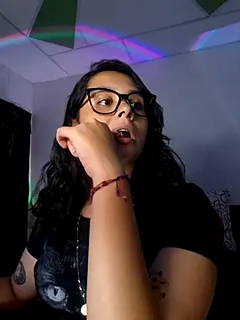 Snapshot of Miss_kittyX chatting on June 30, 12:33 am Miss kittyX online show from June 30, 12:33 am