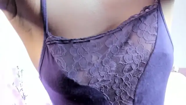 annybrannd1 online show from July 16, 4:51 am