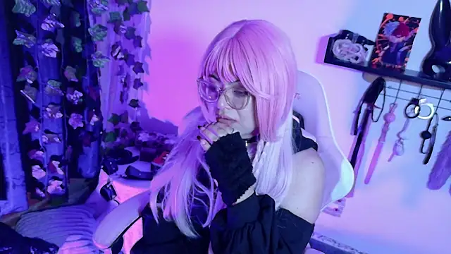 Snapshot of Meow_cat4 chatting on June 10, 7:02 pm Meow cat4 online show from June 10, 7:02 pm