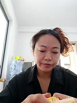 Yaoyao   online show from June 6, 8:30 am