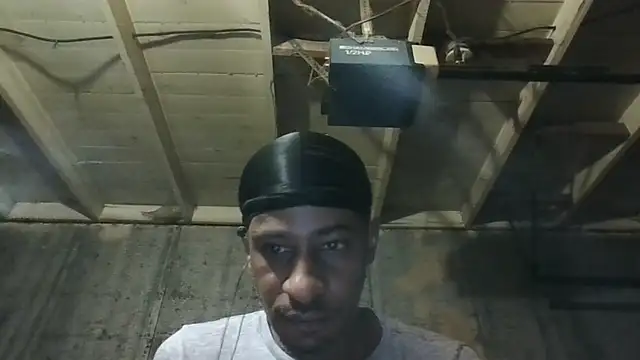 Snapshot of Leo99842 chatting on June 25, 2:33 am Leo99842 online show from June 25, 2:33 am