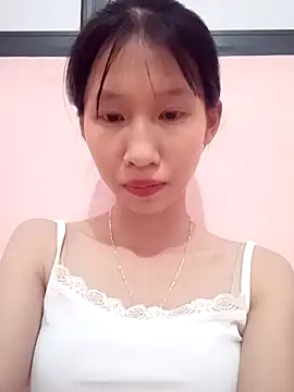 Snapshot of Abi_girl12 chatting on June 10, 4:17 pm Abi girl12 online show from June 10, 4:17 pm