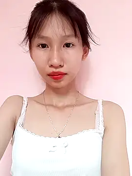 Snapshot of Abi_girl12 chatting on June 25, 9:25 am Abi girl12 online show from June 25, 9:25 am
