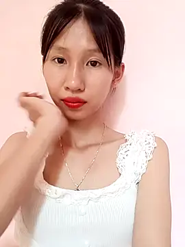 Snapshot of Abi_girl12 chatting on July 5, 5:25 am Abi girl12 online show from July 5, 5:25 am