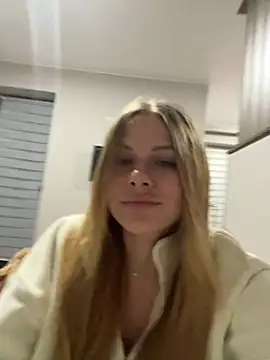 MonoGirl online show from July 23, 7:01 pm