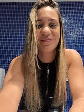 Snapshot of Betinhaalves chatting on July 12, 1:51 am Betinhaalves online show from July 12, 1:51 am