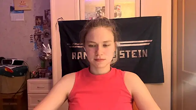 Snapshot of Codi_Rostersy chatting on July 15, 9:09 pm Codi Rostersy online show from July 15, 9:09 pm