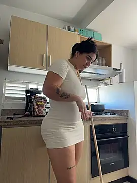Siri Luxx online show from June 28, 5:19 pm
