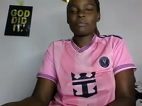 Snapshot of MissElsie21 chatting on June 14, 5:59 pm MissElsie21 online show from June 14, 5:59 pm