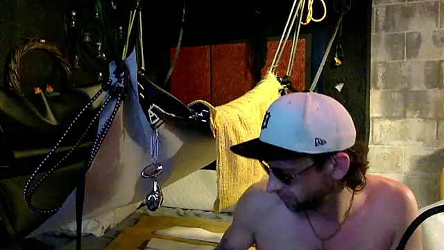 Snapshot of thierrybae chatting on June 30, 10:33 pm thierrybae online show from June 30, 10:33 pm
