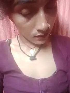 Hot Radhaji1 online show from July 10, 11:40 pm