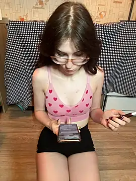 Snapshot of misipissi chatting on June 24, 11:37 pm misipissi online show from June 24, 11:37 pm