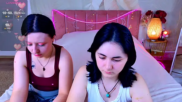 Snapshot of RuthHalll chatting on June 29, 7:03 am RuthHalll online show from June 29, 7:03 am