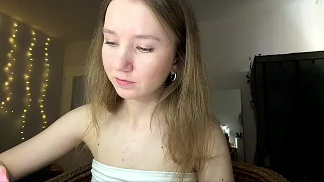 smalllisa online show from June 18, 6:12 pm