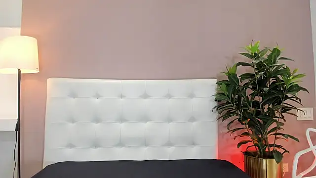 liahglow online show from July 8, 12:53 pm