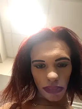 Snapshot of translady19 chatting on June 20, 2:36 am translady19 online show from June 20, 2:36 am