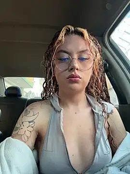 Snapshot of Joyce-fire chatting on July 1, 7:24 pm Joyce-fire online show from July 1, 7:24 pm