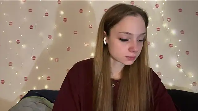 Snapshot of itskylieee chatting on July 15, 10:20 am itskylieee online show from July 15, 10:20 am