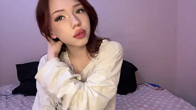 Snapshot of moonlure chatting on July 23, 12:03 pm moonlure online show from July 23, 12:03 pm