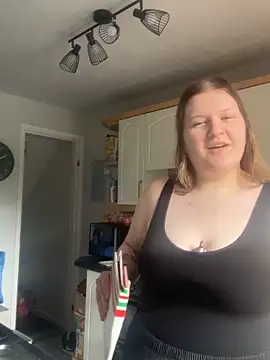 Snapshot of Curvy_Vanilla chatting on June 12, 12:59 pm Curvy Vanilla online show from June 12, 12:59 pm