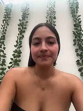 Snapshot of SophiCastro09_ chatting on July 18, 4:33 pm SophiCastro09 online show from July 18, 4:33 pm