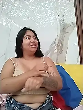 Snapshot of Amber_Herrera chatting on June 16, 12:30 pm Amber Herrera online show from June 16, 12:30 pm