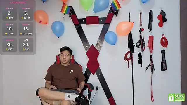 Nicolas AthleticBoy online show from July 12, 8:11 pm