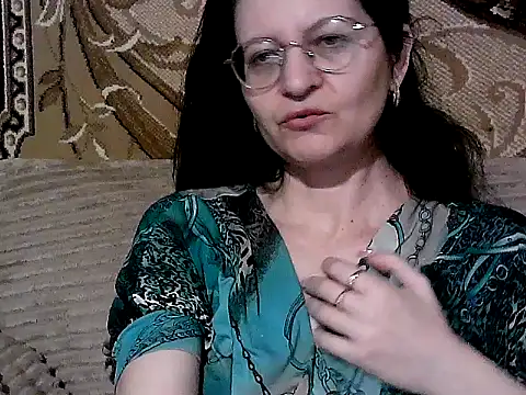Snapshot of Dear_Annet chatting on July 4, 3:18 pm Dear Annet online show from July 4, 3:18 pm