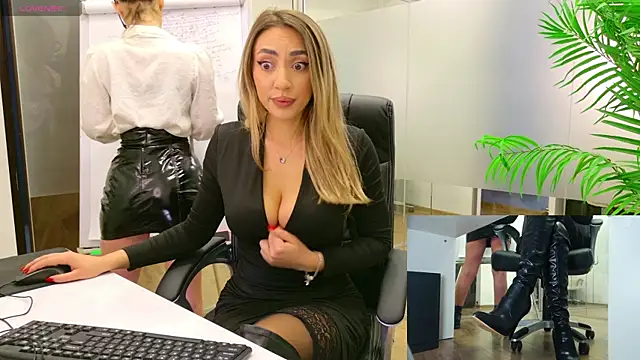 Snapshot of BabesGoWild chatting on February 28, 5:15 am BabesGoWild online show from February 28, 5:15 am