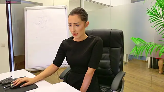 Snapshot of BabesGoWild chatting on March 5, 8:21 am BabesGoWild online show from March 5, 8:21 am