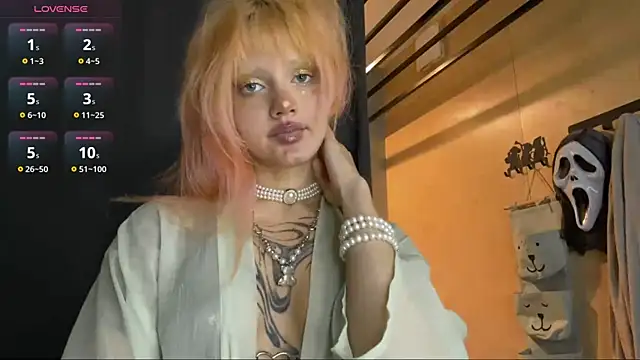 JoanneMcauly online show from June 30, 8:54 pm