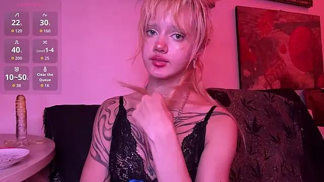 JoanneMcauly online show from July 5, 9:44 pm