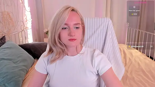 Chloe-Deccer online show from July 13, 1:30 am