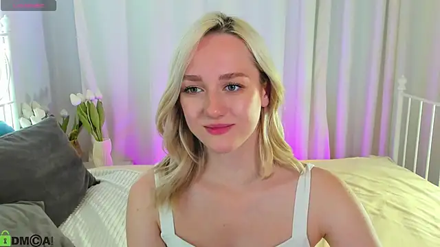 Chloe-Deccer online show from July 25, 1:04 am