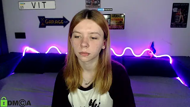 CarolInWonderland online show from June 30, 6:36 am