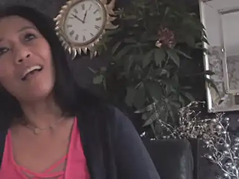 Snapshot of Hornygirltheone chatting on December 4, 11:52 am Hornygirltheone online show from December 4, 11:52 am