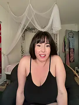 juliee1979 online show from June 25, 6:12 pm